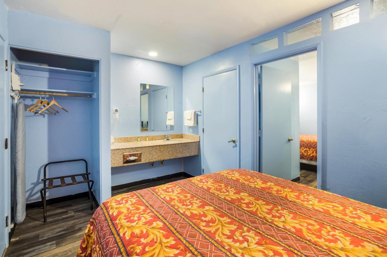 Knights Inn Tucson D.M.A.F Area Εξωτερικό φωτογραφία