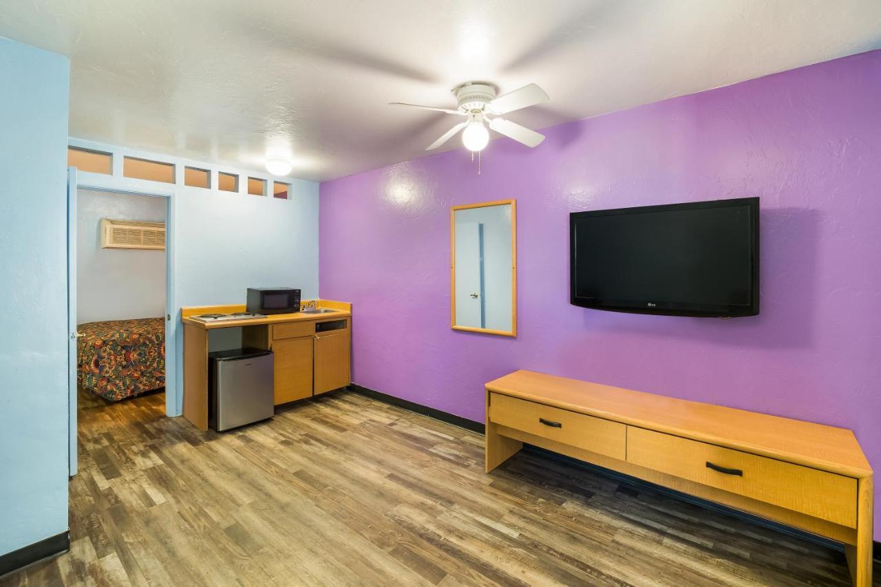 Knights Inn Tucson D.M.A.F Area Εξωτερικό φωτογραφία