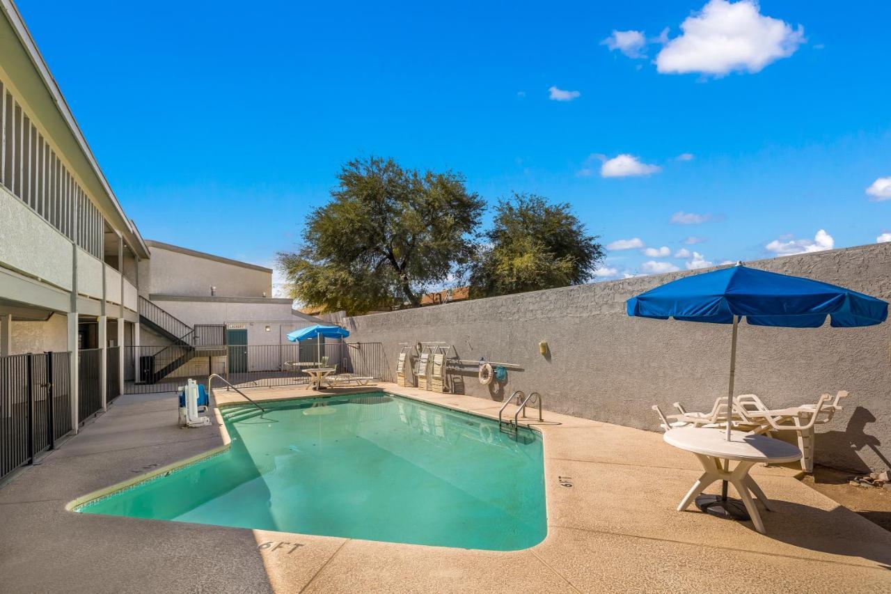 Knights Inn Tucson D.M.A.F Area Εξωτερικό φωτογραφία