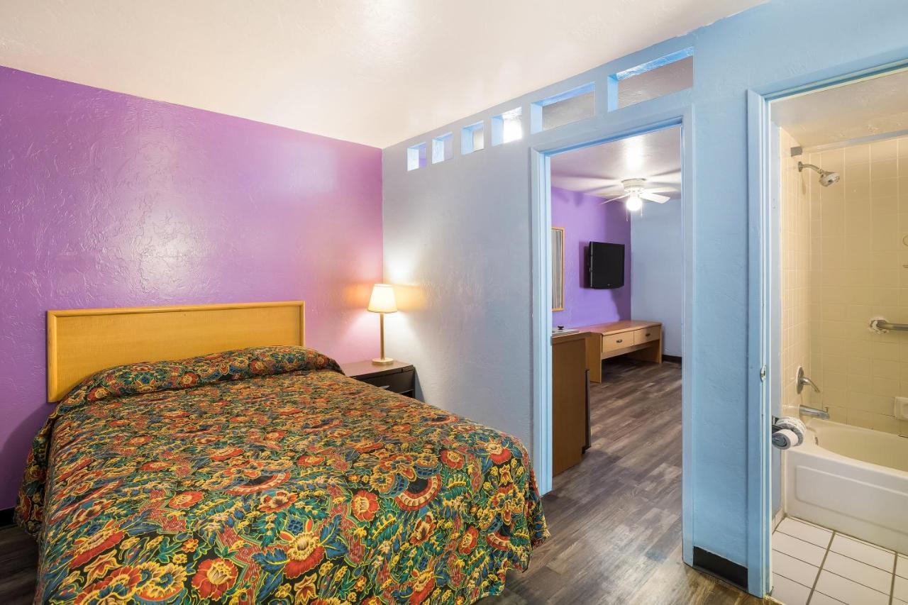 Knights Inn Tucson D.M.A.F Area Εξωτερικό φωτογραφία