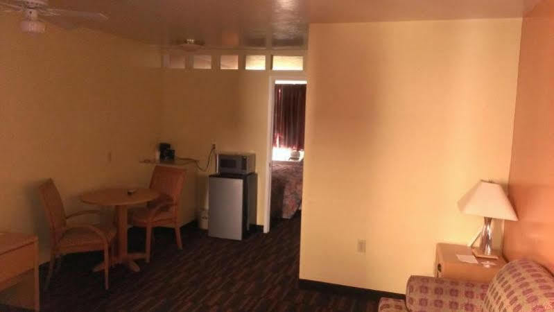 Knights Inn Tucson D.M.A.F Area Εξωτερικό φωτογραφία